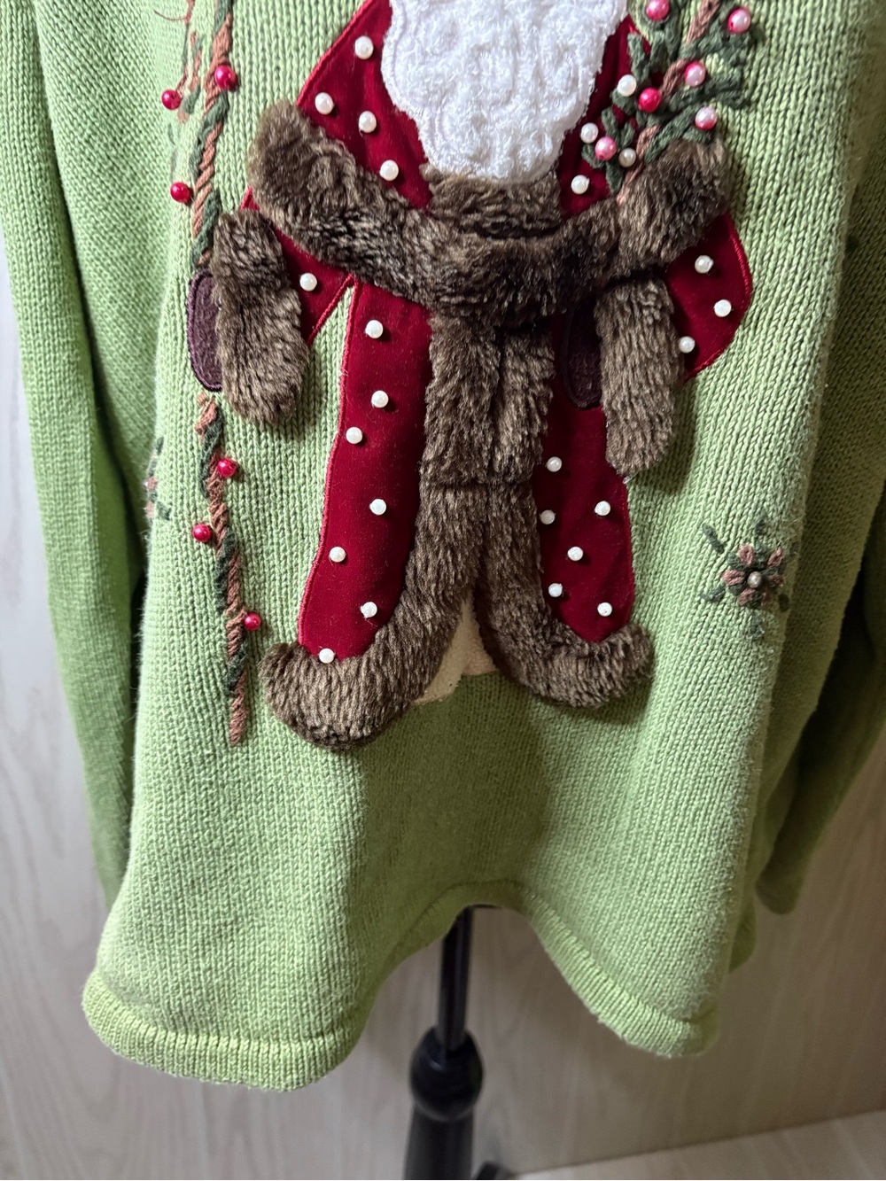 Vintage 90’s Mandalay Bay Green Old Fashioned Santa Sweater Embellished Faux Fur - Picture 5 of 10